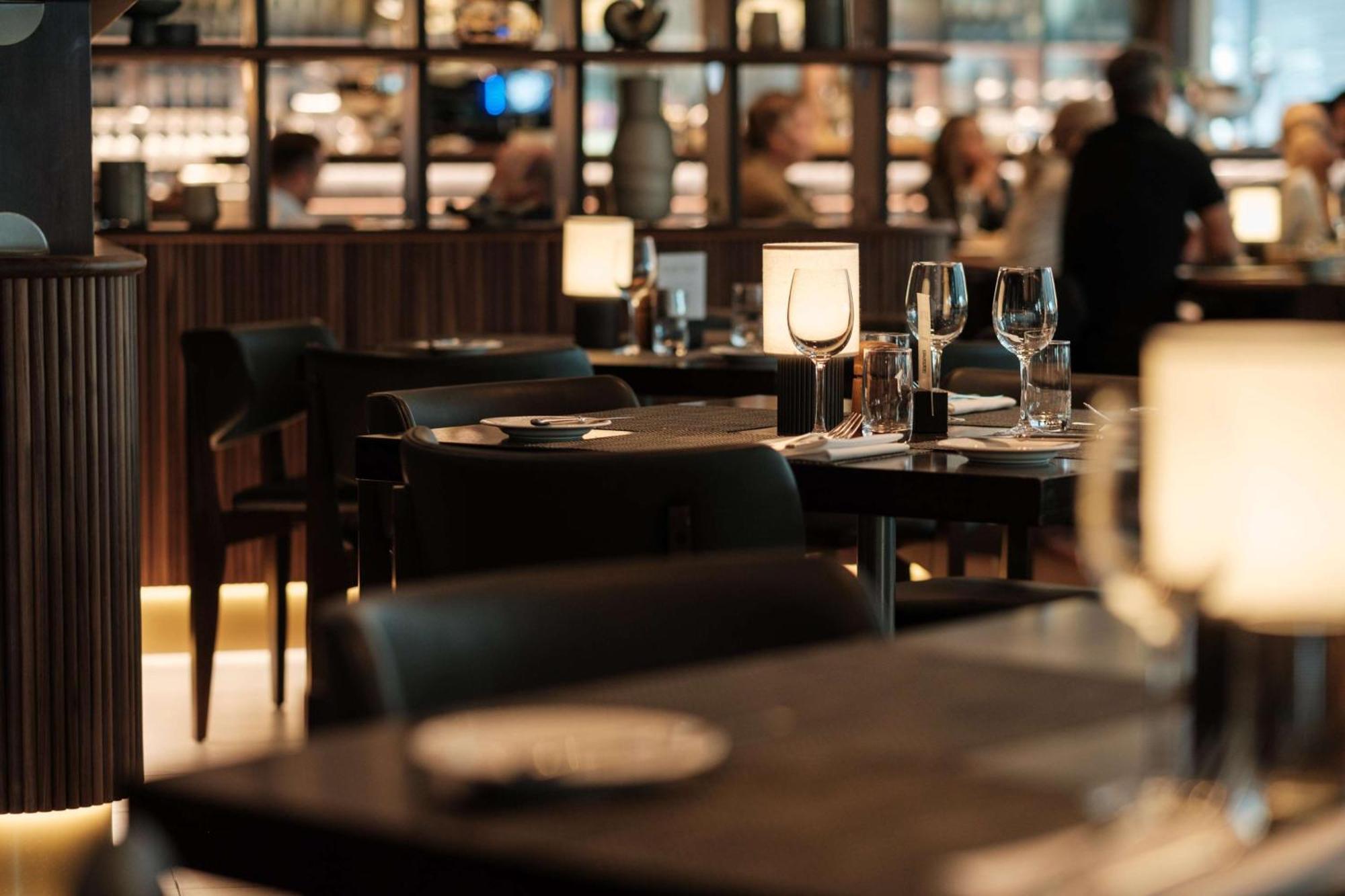 Radisson Blu Waterfront Hotel, 4*